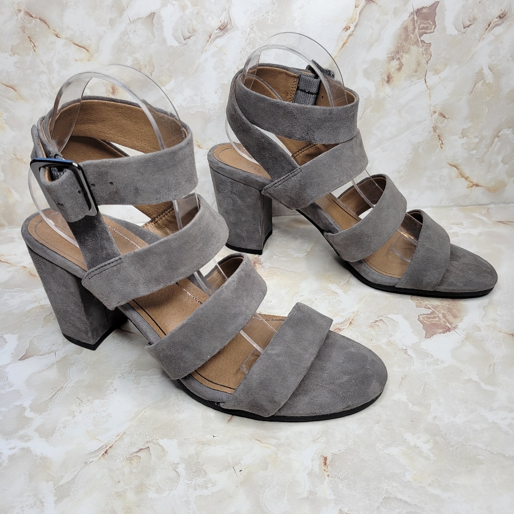 Vionic Blaire Suede Heel Sandal Sz 9.5